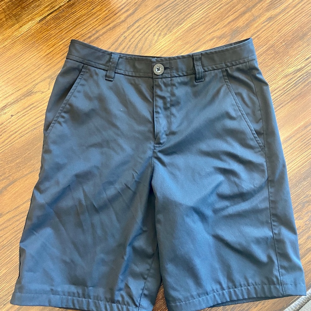COPY - Under Armour black - youth boys shorts, size 16